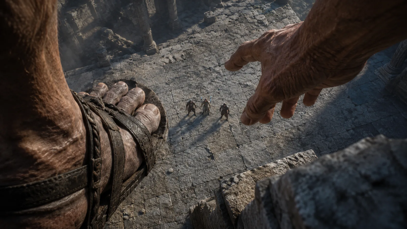 Un groupe de héros minuscules fait face à la main d’un Titan colossal qui s’abaisse vers eux.